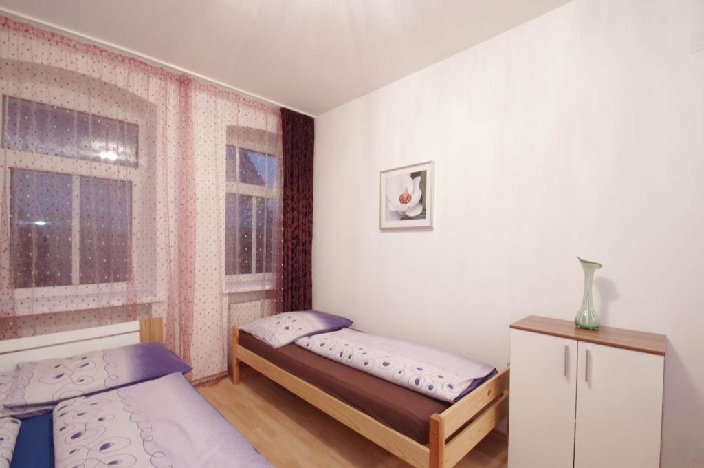 Raisa Apartments Fuenkhgasse Пресбаум Номер фото