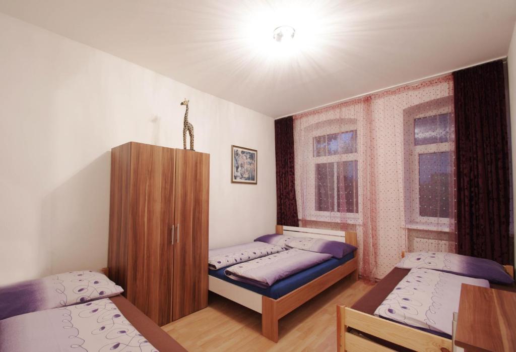 Raisa Apartments Fuenkhgasse Пресбаум Номер фото